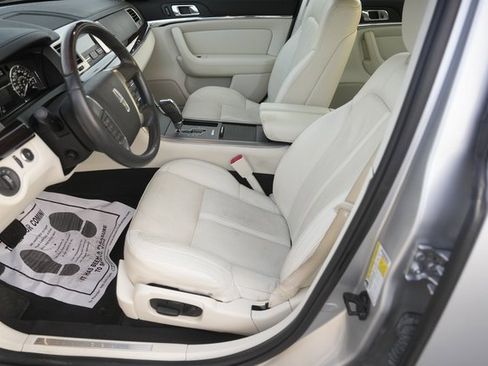 Used 2009 Lincoln MKS image 9