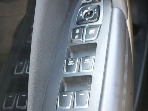 Used 2016 Hyundai Azera Limited FWD image 18