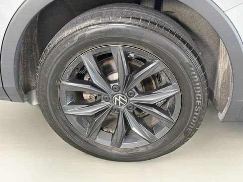 Used 2024 Volkswagen Tiguan SE FWD image 34