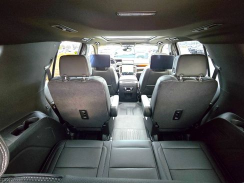 New 2026 GMC Yukon Denali w/ Denali Reserve Package image 18