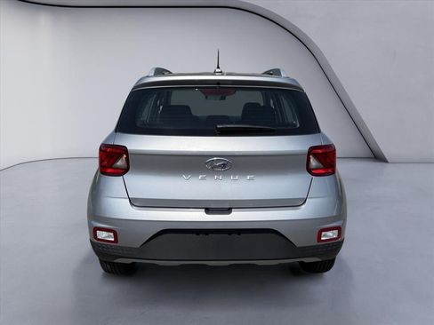 New 2026 Hyundai Venue SEL FWD image 4