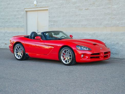 Used 2004 Dodge Viper SRT-10 RWD image 3