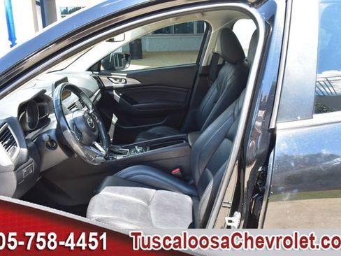 Used 2018 MAZDA MAZDA3 Touring FWD image 20