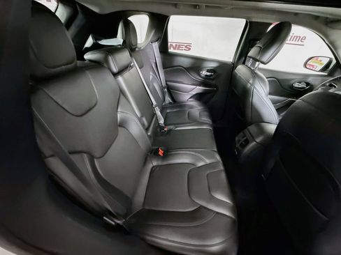 Used 2021 Jeep Cherokee Latitude Lux w/ Sun & Sound Group AWD/4WD image 33