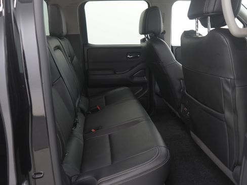 Used 2023 Nissan Frontier SV w/ SV Premium Package image 14