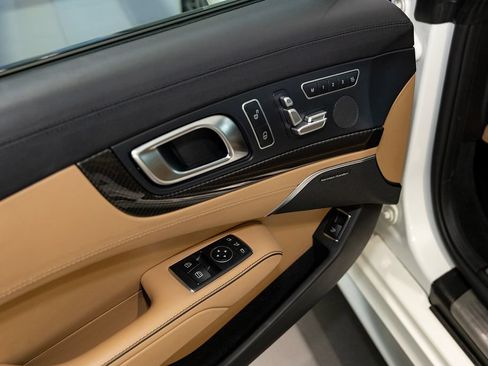 Used 2019 Mercedes-Benz SL 63 AMG image 10