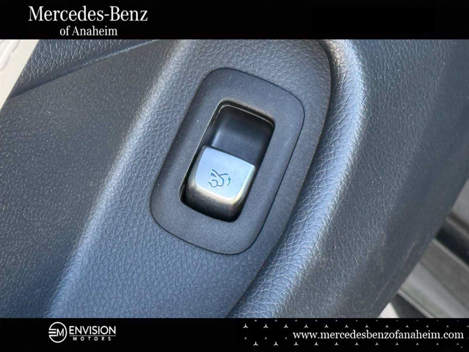 Used 2021 Mercedes-Benz C 300 Cabriolet image 24