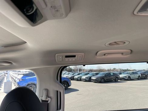 New 2026 Kia Carnival SX Prestige FWD image 26