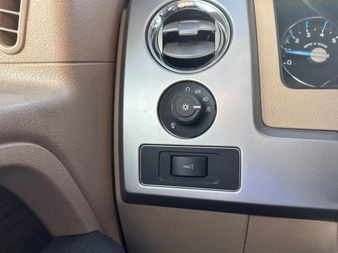 Used 2014 Ford F150 Lariat w/ Lariat Chrome Package AWD/4WD image 31