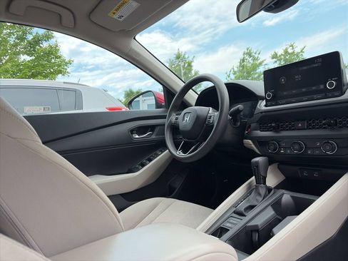 Used 2024 Honda Accord LX image 29