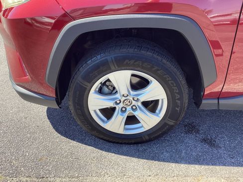 Used 2021 Toyota RAV4 XLE image 9