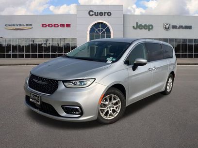 Used 2023 Chrysler Pacifica Touring-L