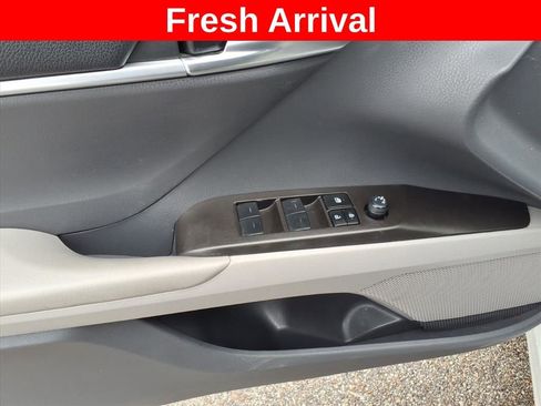 Used 2023 Toyota Camry SE w/ Cold Weather Package image 12