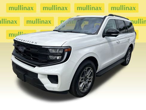 Used 2025 Ford Expedition Active image 6