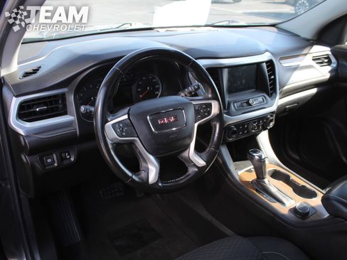 Used 2019 GMC Acadia SLE image 12