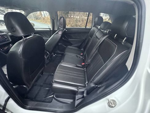 Used 2024 Volkswagen Tiguan SE AWD/4WD image 14