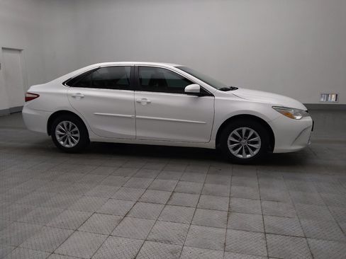 Used 2016 Toyota Camry LE image 11
