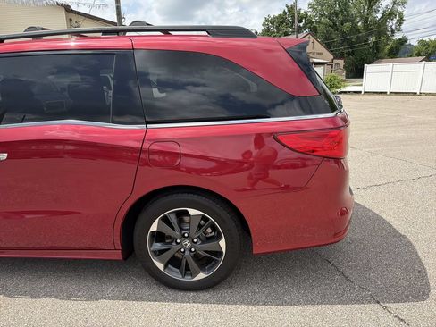Used 2024 Honda Odyssey Elite image 7
