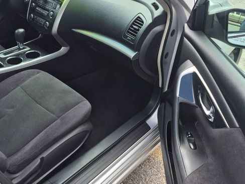 Used 2013 Nissan Altima 2.5 S FWD image 16