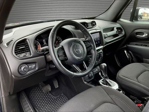 Used 2022 Jeep Renegade Altitude w/ Convenience Group AWD/4WD image 16