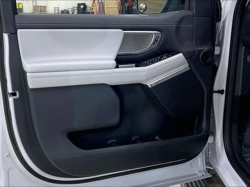Certified 2025 Ford Expedition Max Platinum AWD/4WD image 22