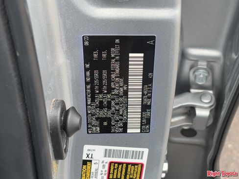 Used 2023 Toyota Highlander Limited image 32