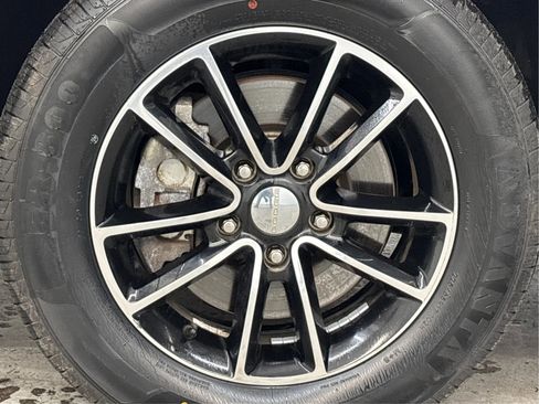Used 2018 Dodge Grand Caravan GT FWD image 31