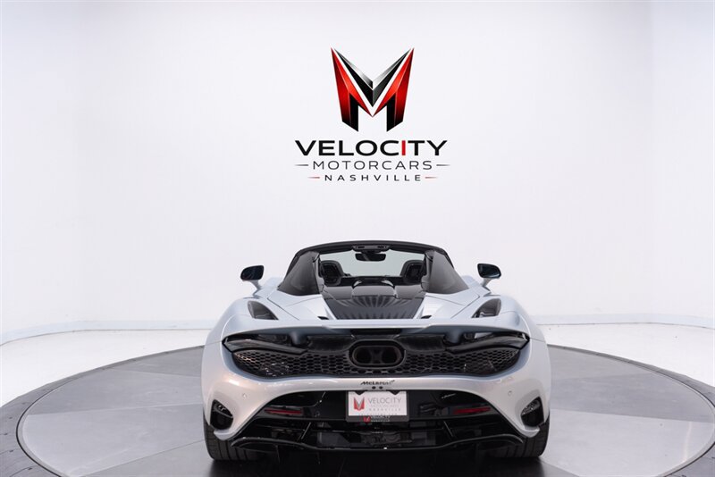 Used 2024 McLaren 750S Spider RWD image 15