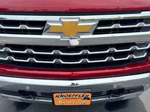 Used 2023 Chevrolet Silverado 1500 LTZ AWD/4WD image 32