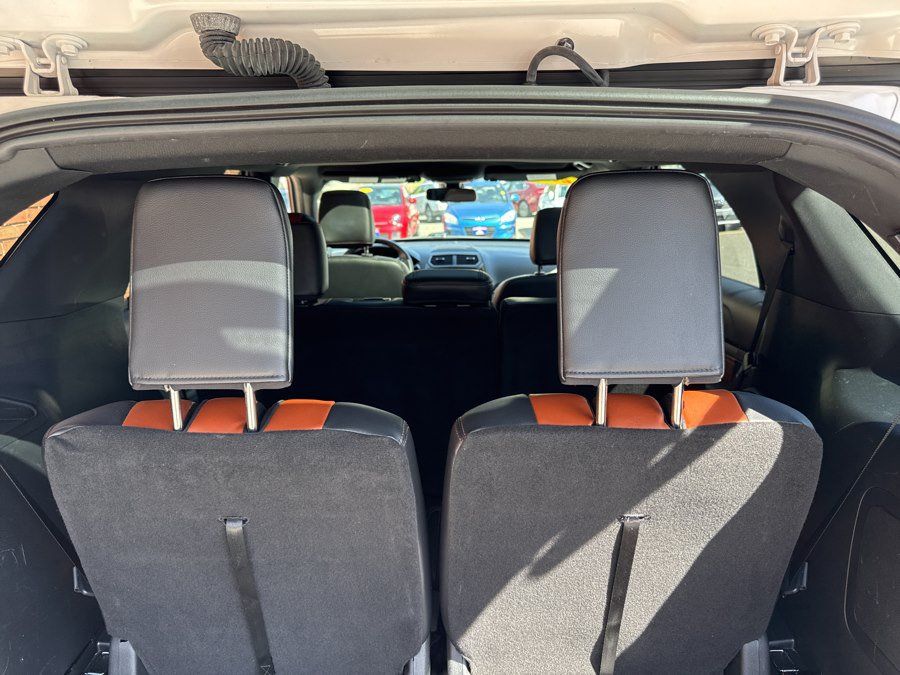 Used 2019 Ford Explorer XLT w/ Equipment Group 202A AWD/4WD image 43