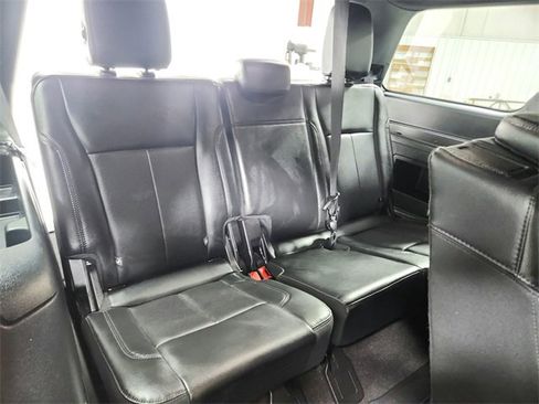 Used 2021 Ford Expedition XLT image 40