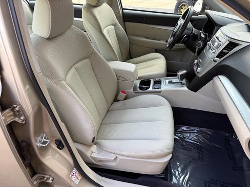 Used 2010 Subaru Legacy 2.5i Premium image 23