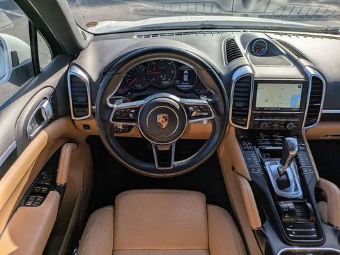 Used 2016 Porsche Cayenne Diesel image 15