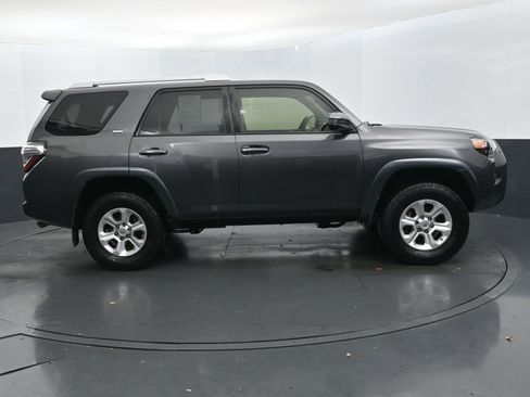 Used 2017 Toyota 4Runner SR5 image 6