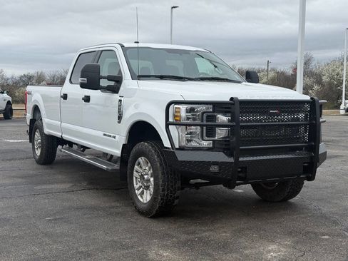 Used 2019 Ford F250 XLT w/ XLT Value Package image 3
