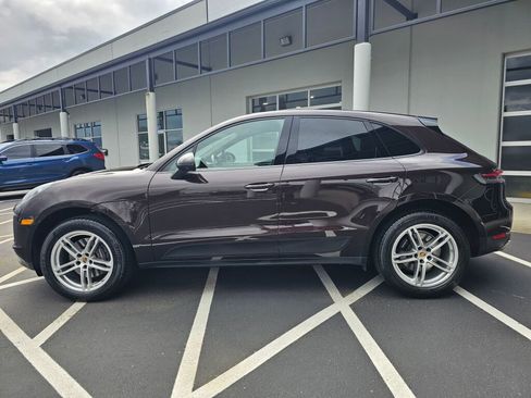 Used 2021 Porsche Macan AWD/4WD image 2