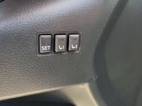 Used 2018 Nissan Rogue SL w/ Premium Package FWD image 16