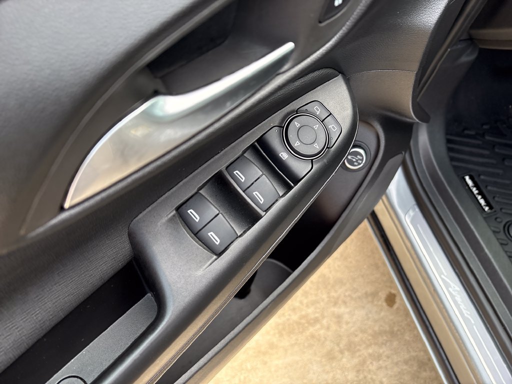 Used 2025 Buick Envista Sport Touring FWD image 11