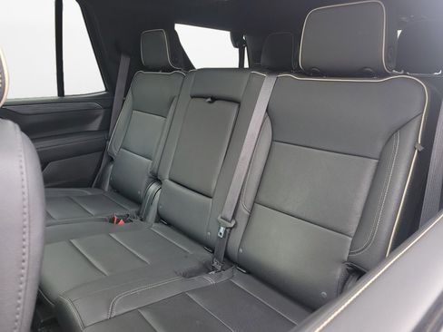 Used 2023 GMC Yukon SLT AWD/4WD image 15