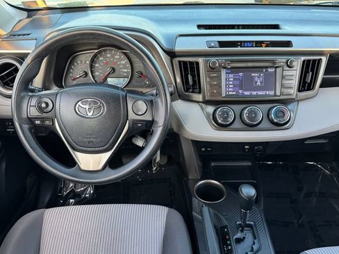 Used 2015 Toyota RAV4 LE FWD image 4