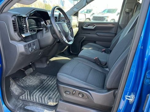 Used 2022 Chevrolet Silverado 1500 LT w/ Safety Package image 24