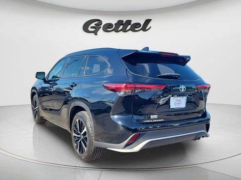 Used 2022 Toyota Highlander XSE FWD image 7