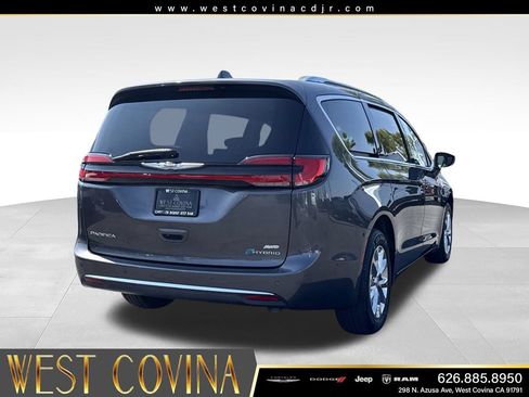 Used 2021 Chrysler Pacifica Touring-L w/ Premium & Safety Sphere Group AWD/4WD image 10