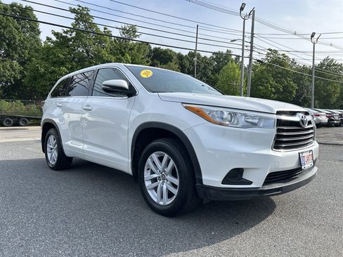Used 2016 Toyota Highlander LE AWD/4WD image 3
