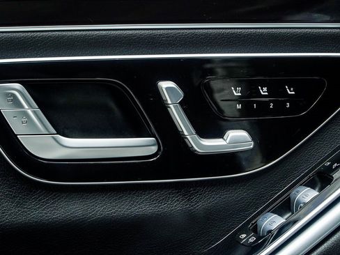 Used 2023 Mercedes-Benz S 500 4MATIC w/ AMG Line image 37