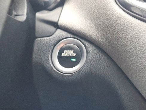 Used 2022 Chevrolet Equinox LS w/ LS Convenience Package image 8