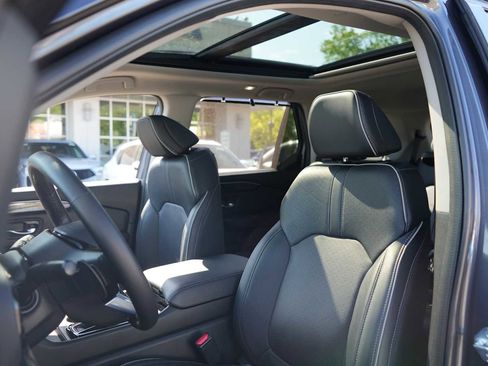 Used 2023 Honda Pilot Elite image 17