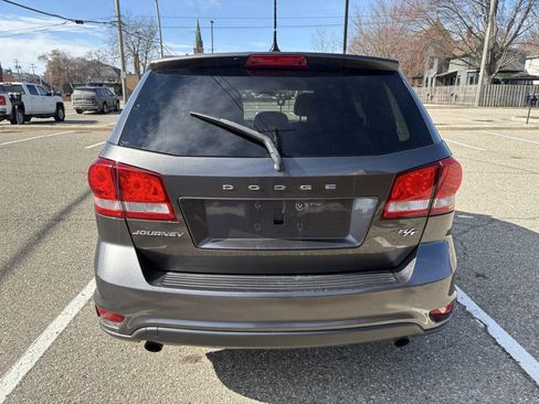 Used 2015 Dodge Journey R/T w/ Flexible Seating Group FWD image 7