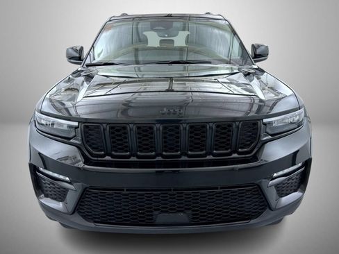 Used 2023 Jeep Grand Cherokee Limited w/ Black Appearance Package AWD/4WD image 2