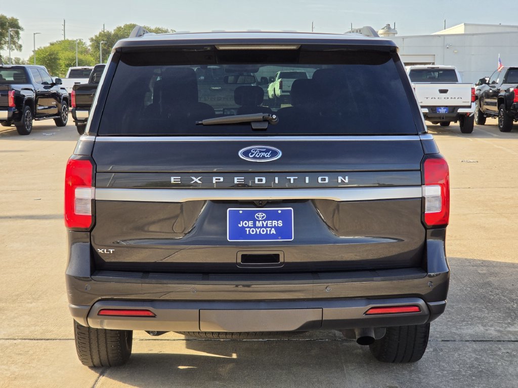 Used 2024 Ford Expedition XLT RWD image 8